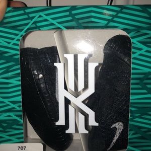 Kyrie Irving’s soft bottoms size 2c